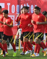 陈戌源今日飞抵海口探班 国足调整集训提前至3月