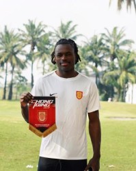 九游-官方：重庆铜梁龙租借帕福斯前锋迪马塔